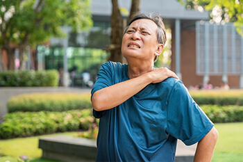 Shoulder & Arm Pain Treatment Shoulder and Arm Pain Treatment in the Houston County, GA: Warner Robins, Centerville, Perry, Hurricane, Jones County, GA: Gray, Peach County, GA: Fort Valley, Byron, Bibb County, GA: Macon, Dooly County, GA: Unadilla, Bleckley County, GA: Cochran area